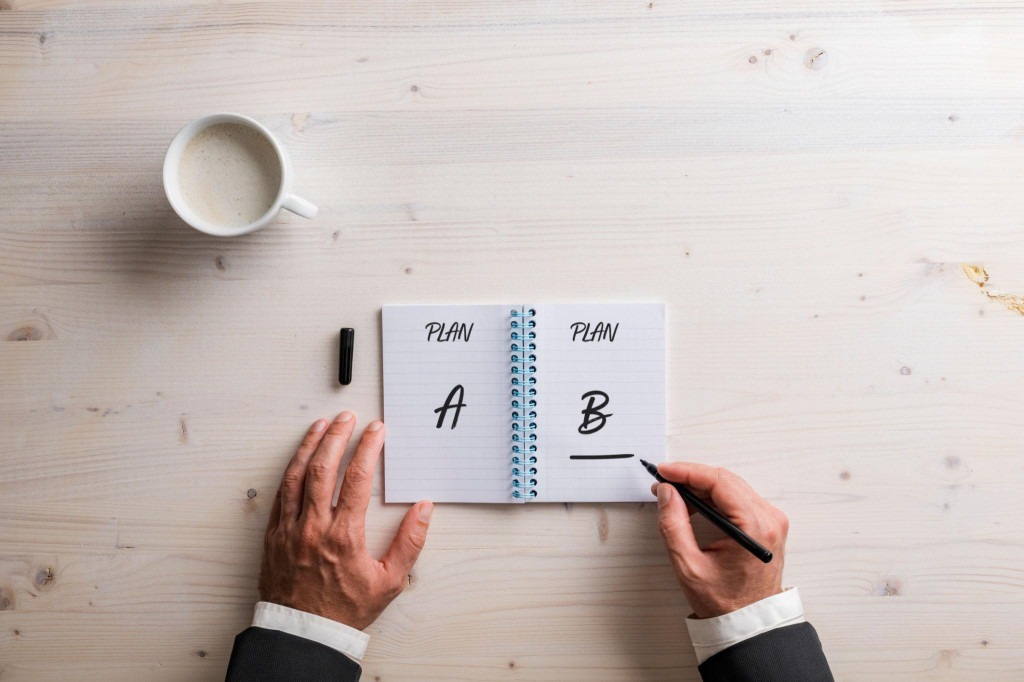 10 sesgos cognitivos que influyen en tus decisiones